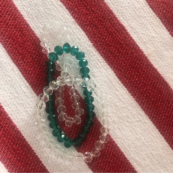 Multiple Set of 3 qty beaded bracelets - 2 clear & 1 green, stunning little set - Picture 5 of 7
